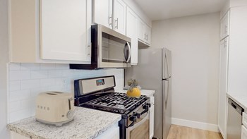 Artisan Oaks Kitchen with Stainless Appliances Artisan Oaks Kitchen with Stainless Appliances - Photo Gallery 3