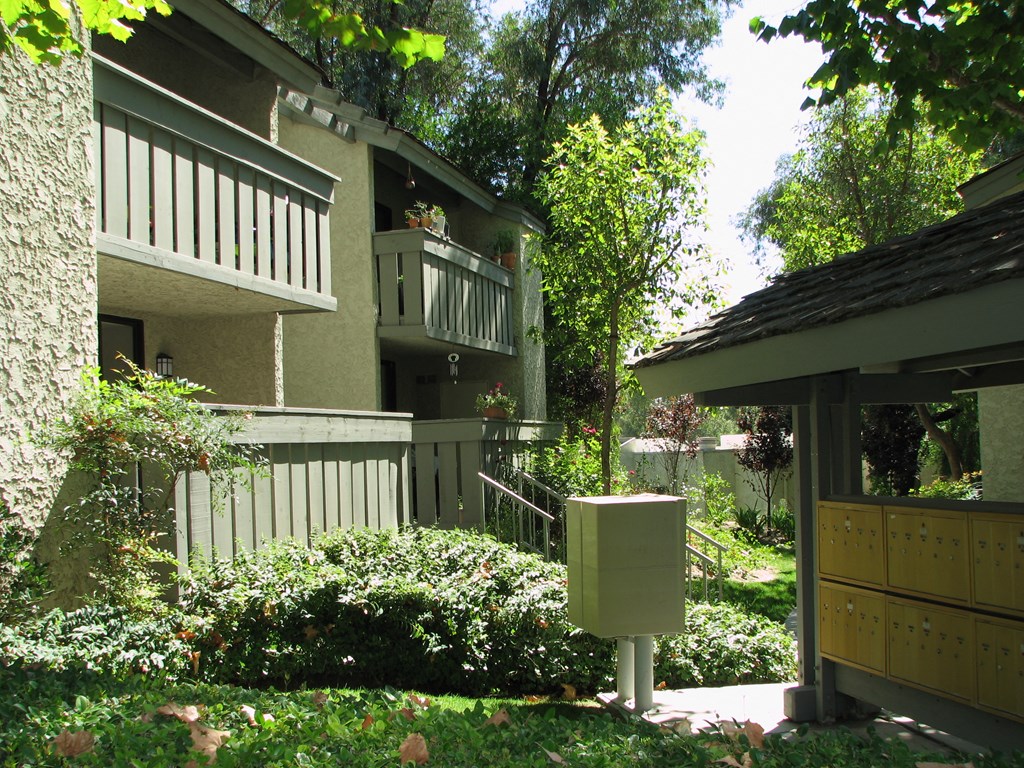 Artisan Oaks Mail Area