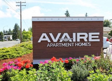 1Avaire Apartment Homes signage