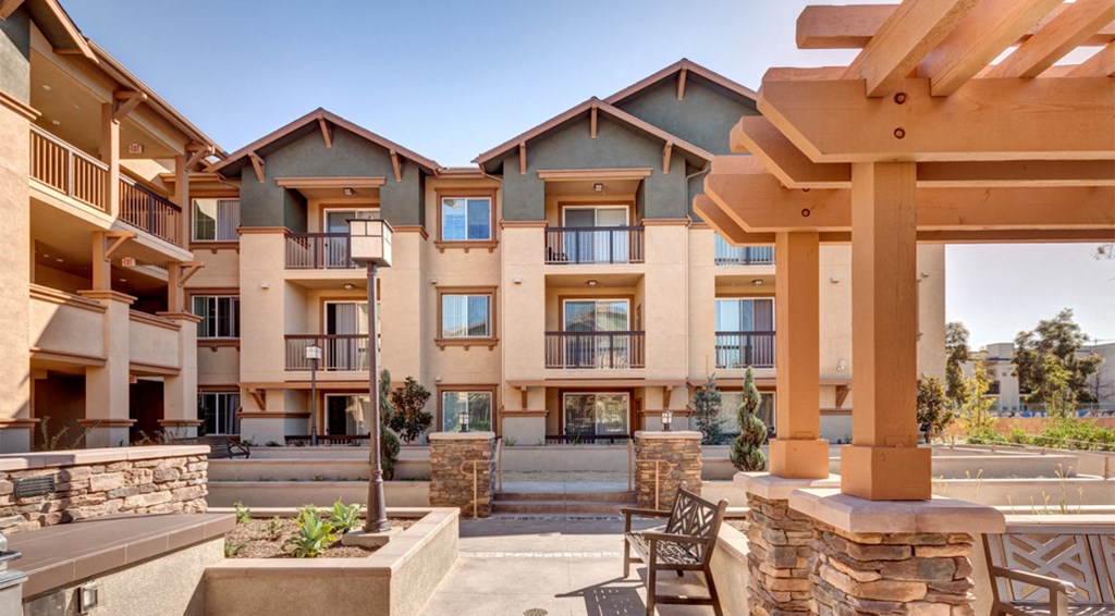 Broadway Villas - Courtyard