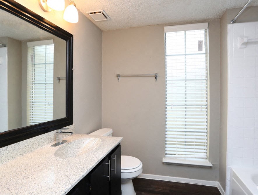 Brownstone Townhomes bathroom