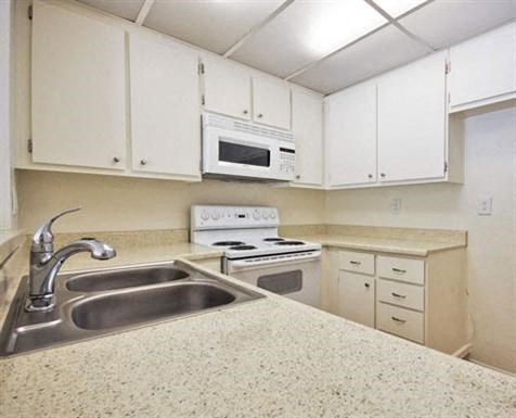 Villa del Sol kitchen