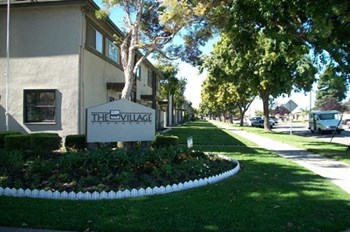 Village Townhomes signage Village Townhomes signage - Photo Gallery 5