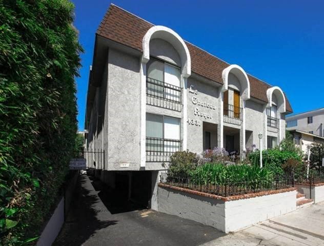 Canyons at Sherman Oaks Building exterior