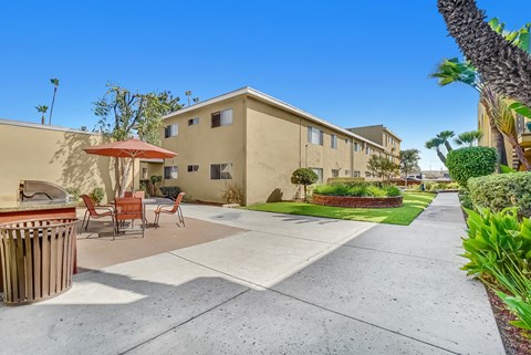 Capistrano Gardens Courtyard with seating