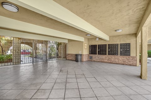 Capistrano Gardnes Mail Area