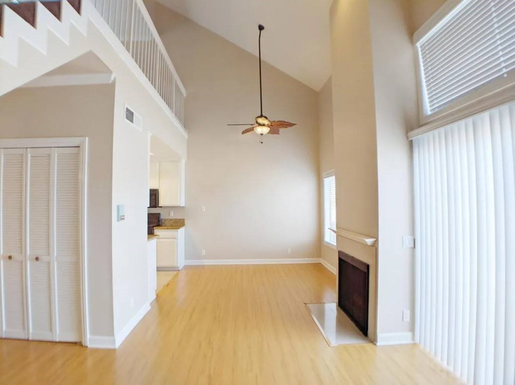 Carmelina Lofts unit 203 dining area