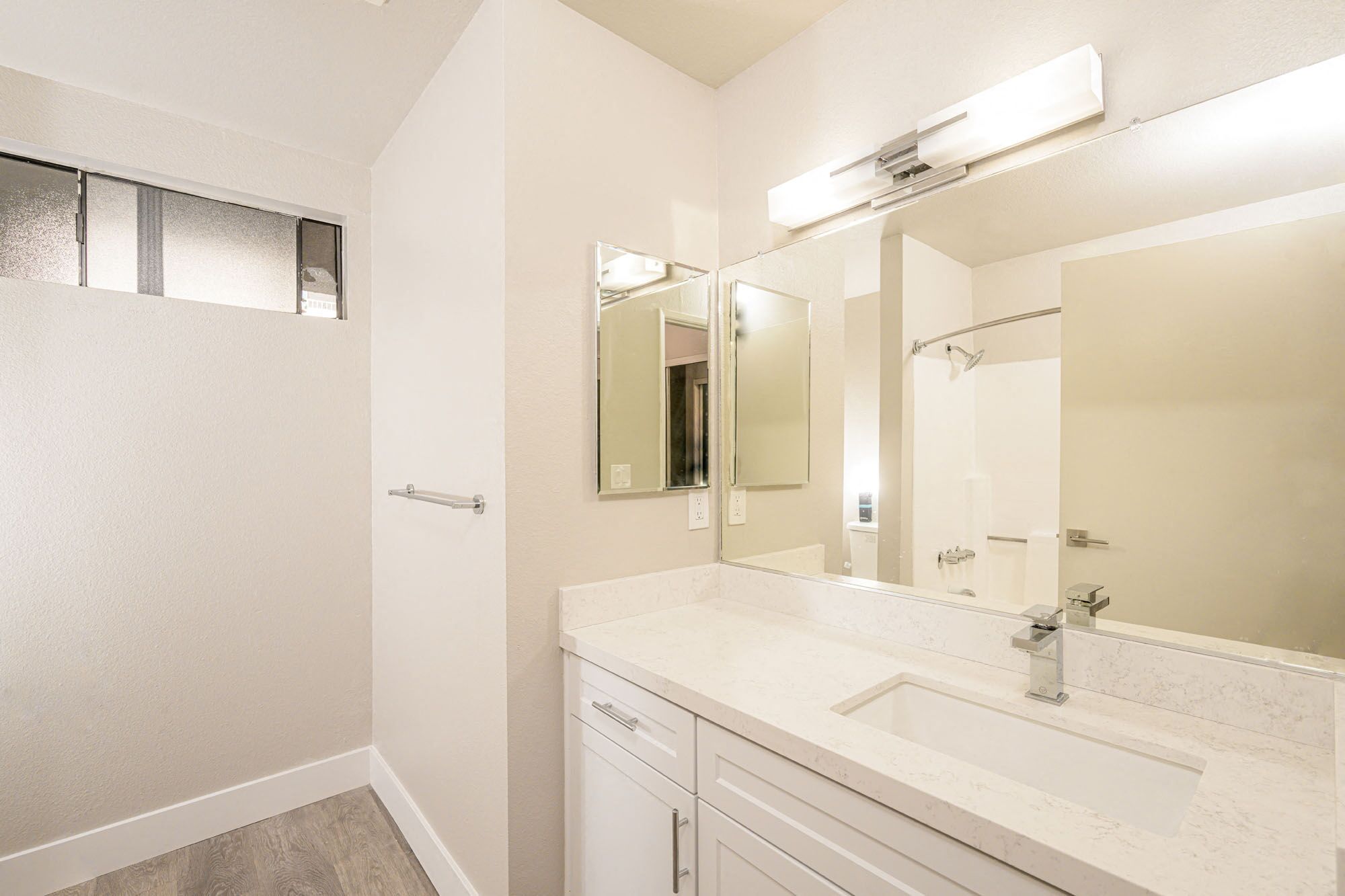 120 West Chestnut St 2 Bed 2 Bath Bathroom