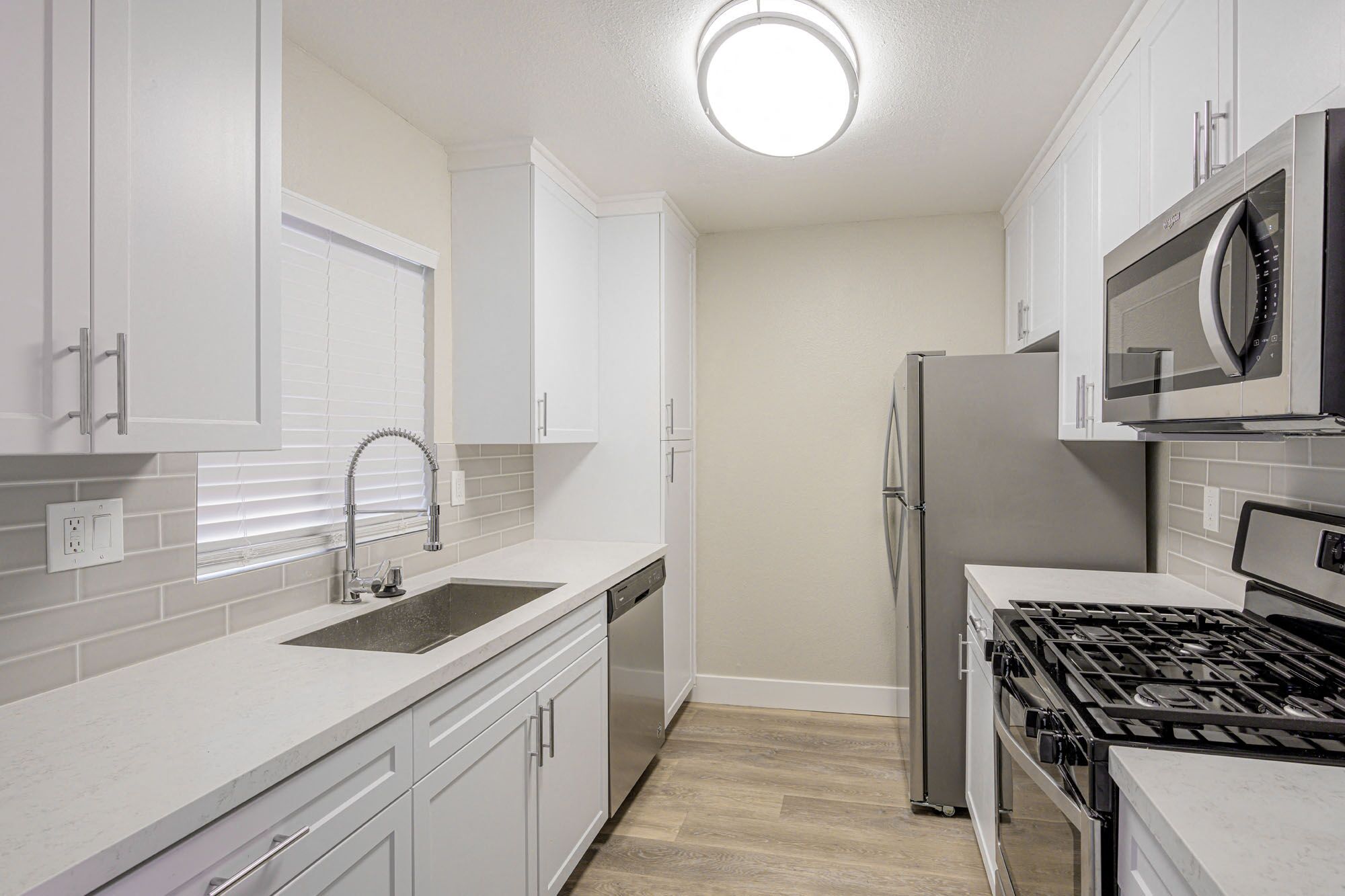 120 West Chestnut St Kitchen