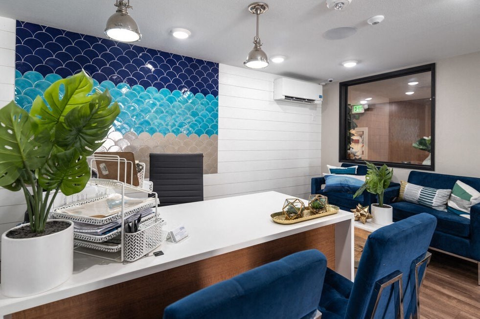 Leasing Office Apartment for rent in Palms Los Angles with onsite manager