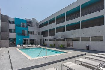 5015 Clinton Apartments pool area