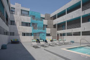 5015 Clinton Apartments pool area