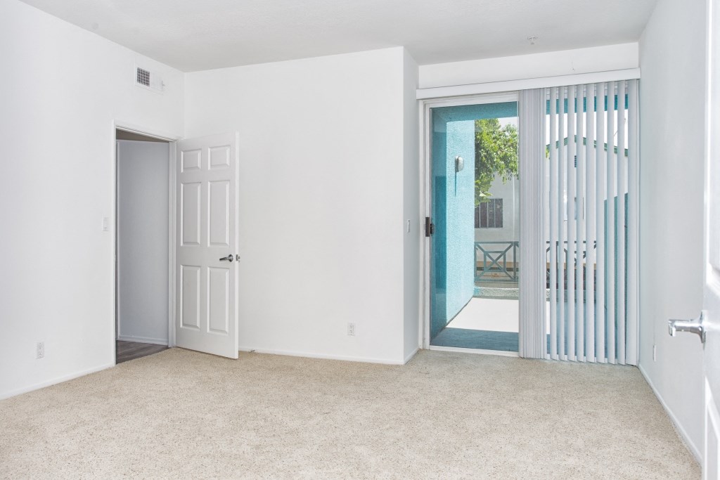 5015 Clinton Apartments unfurnished bedroom