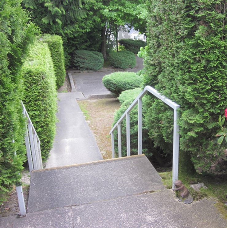 Colvos Terrace Apartments stairs