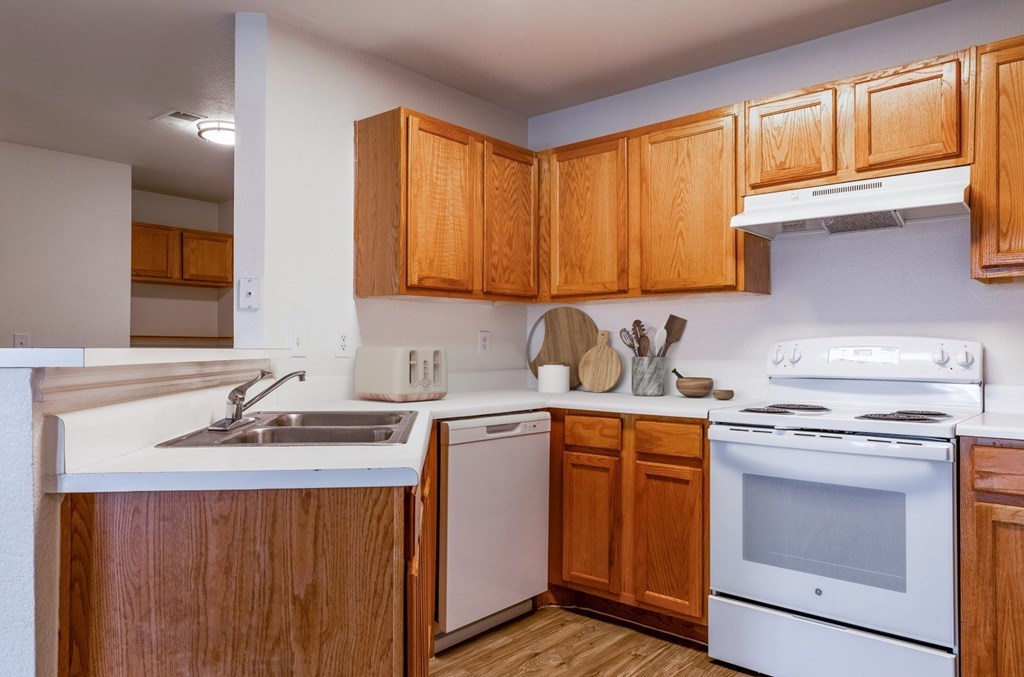 Country Ranch Apartments kitchen appliances