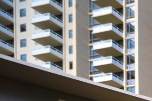 Moana Vista Apartments exterior building and yard