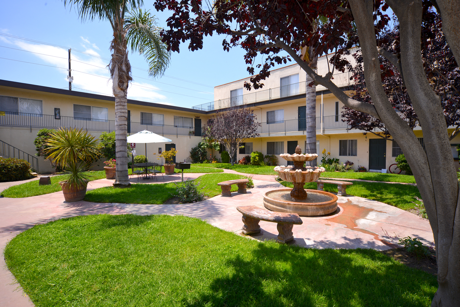Ocean View Townhomes courtyard