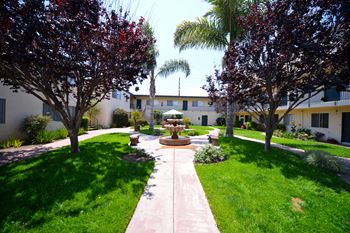 Ocean View Townhomes courtyard pathway