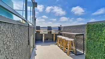 Indie Westside courtyard barbecues