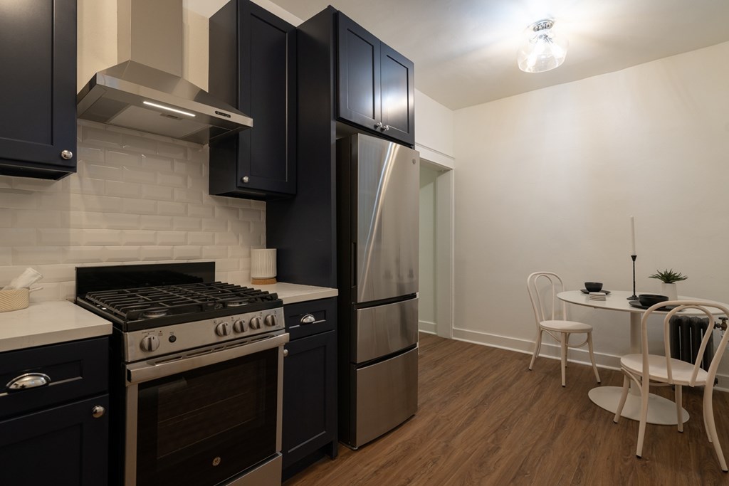 The Villa Elaine Townhouse kitchen appliances