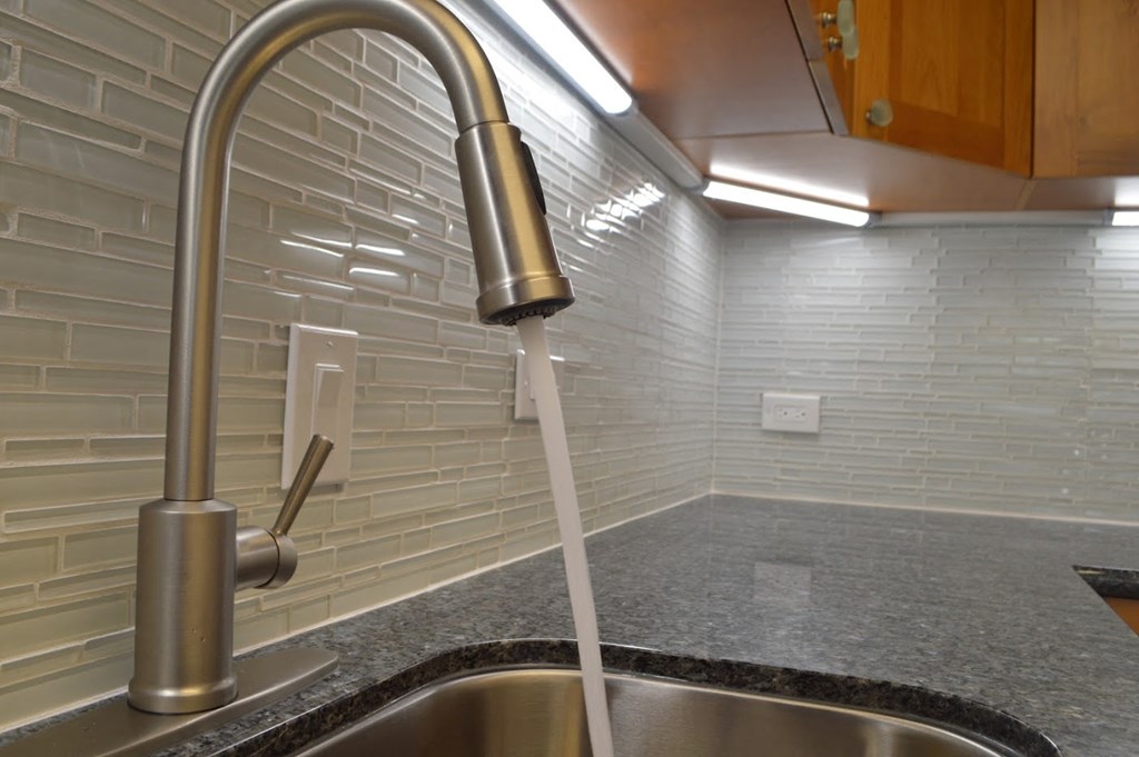 Napili Towers kitchen sink and counters