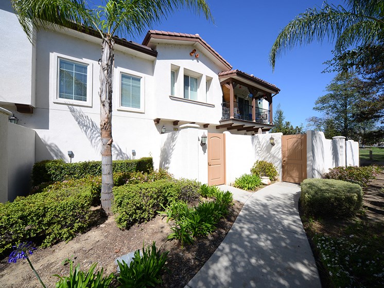 Parkside Villas exterior building pathway