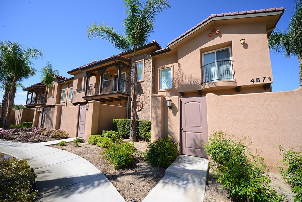 Parkside Villas exterior building walkway