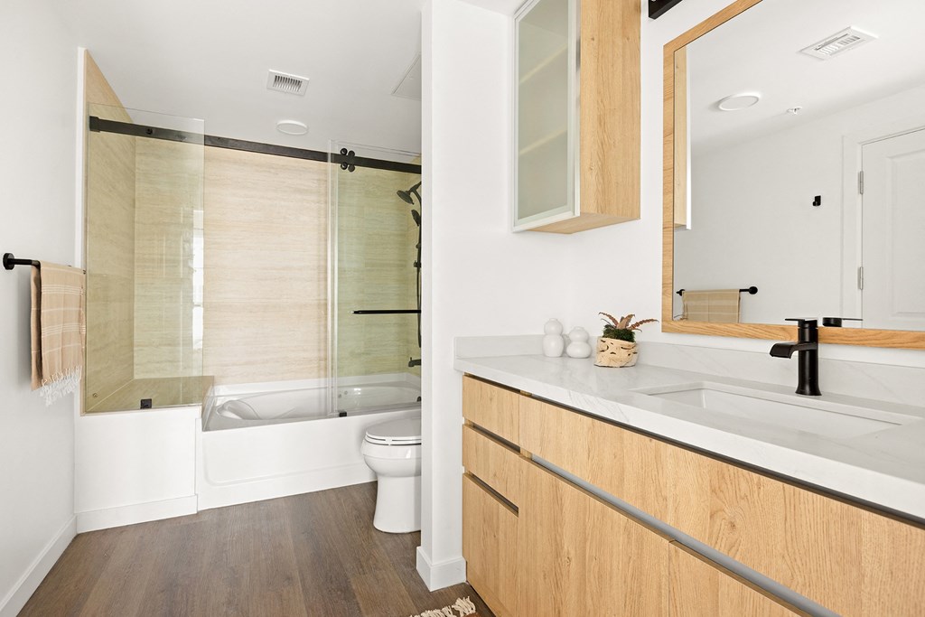 Eddy Redondo Residences