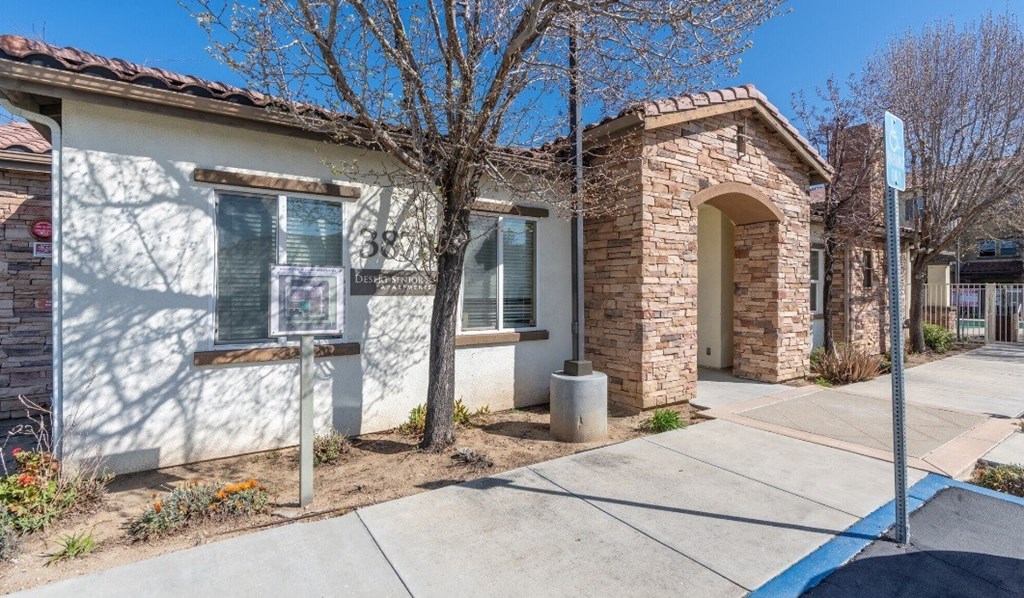 Desert Senior exterior leasing office