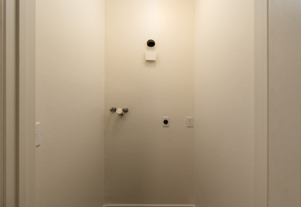 Desert Senior in unit washer and dryer hookup