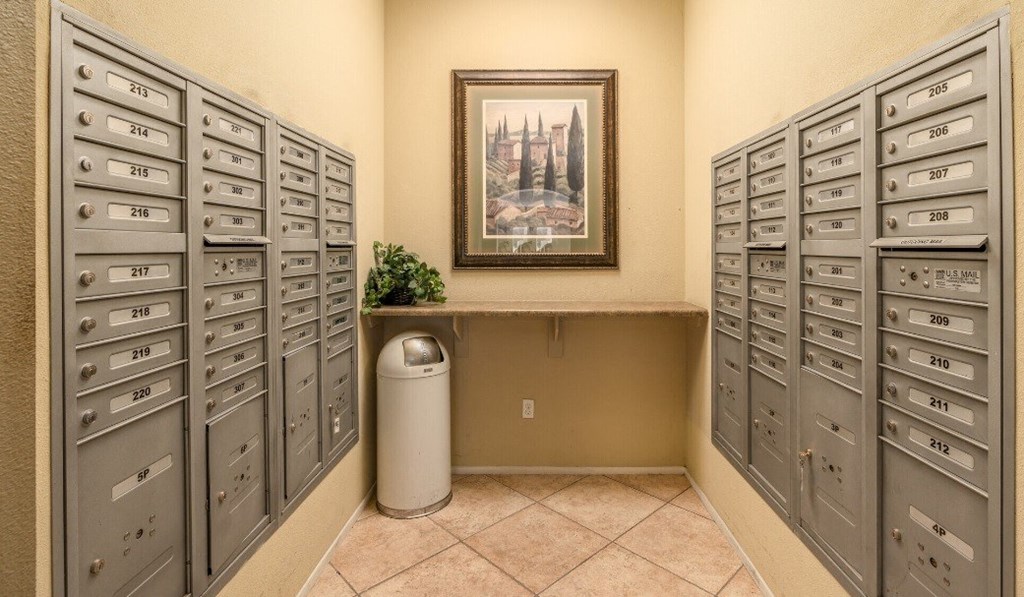 Desert Senior mail room