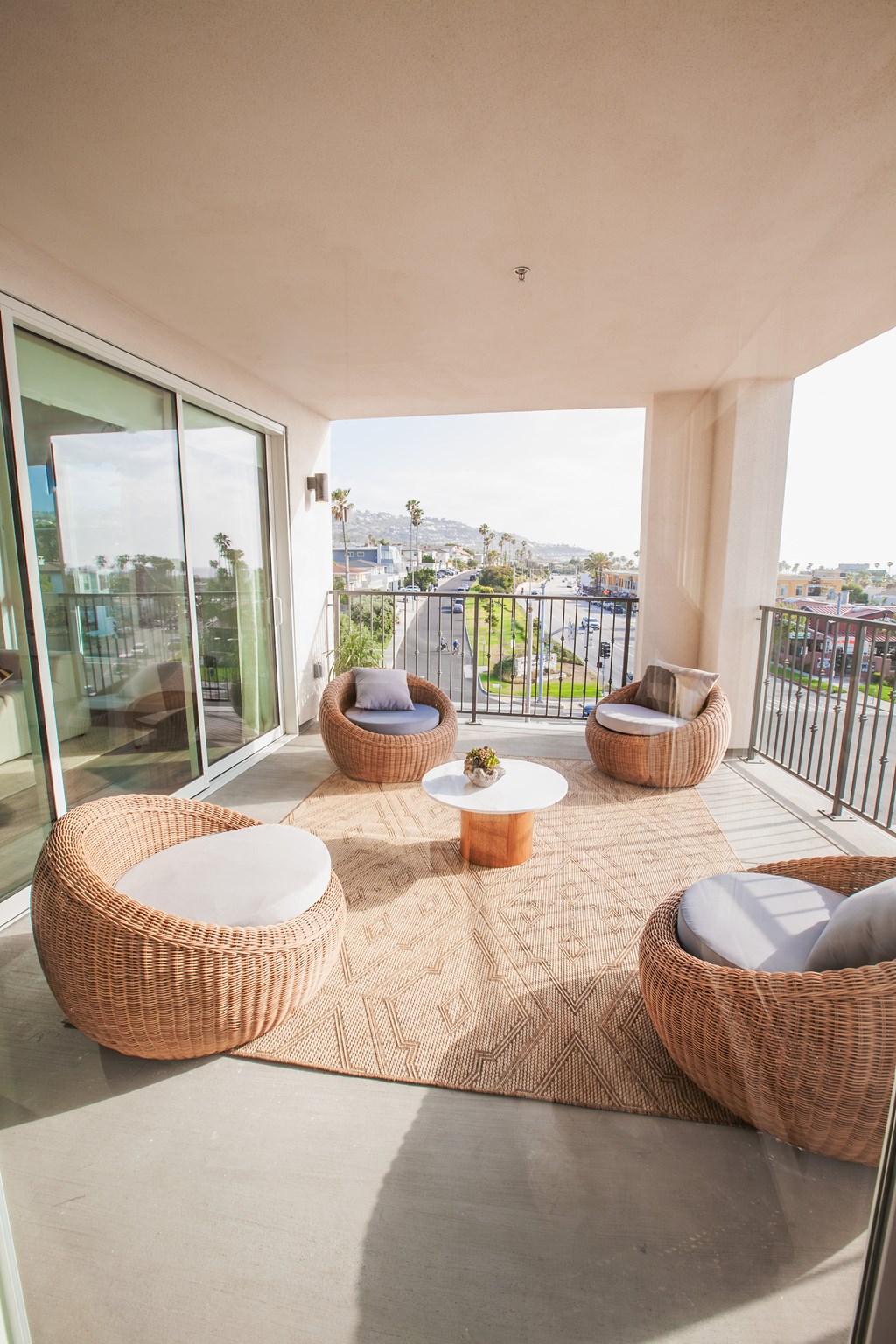 Eddy Redondo Residences