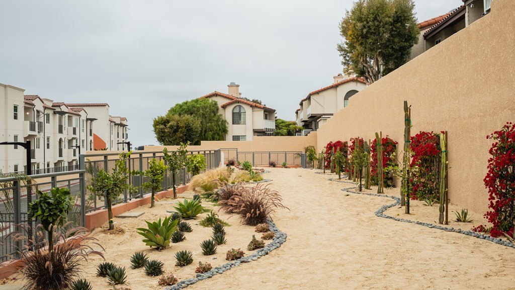 Eddy Redondo Residences