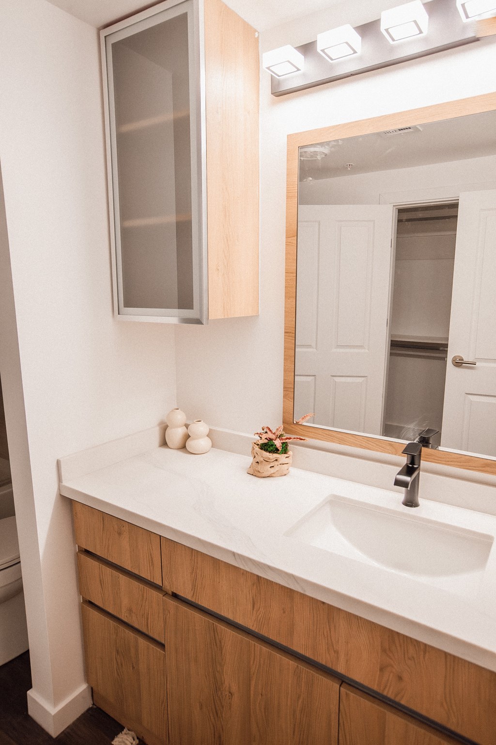 Eddy Redondo Residences