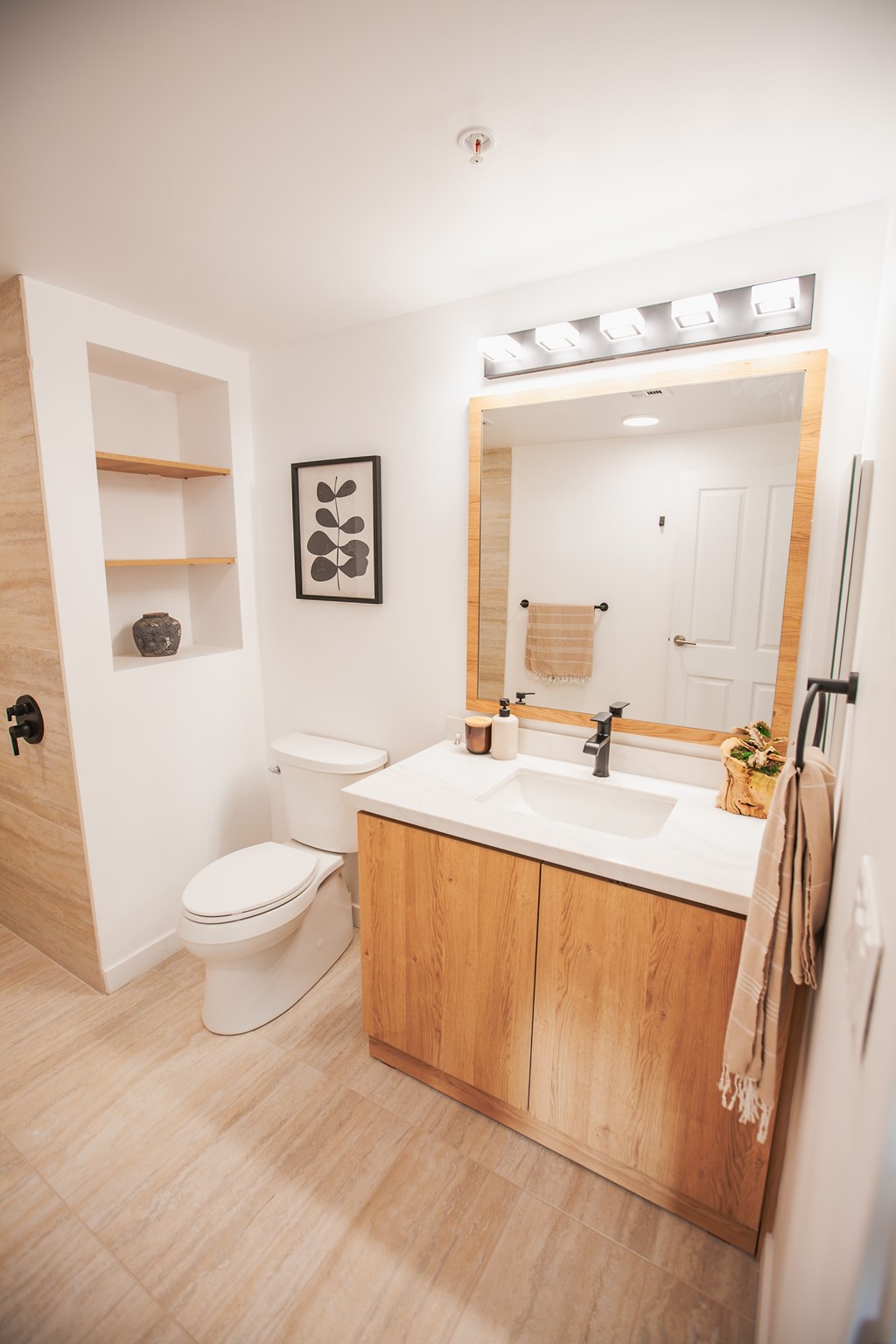 Eddy Redondo Residences