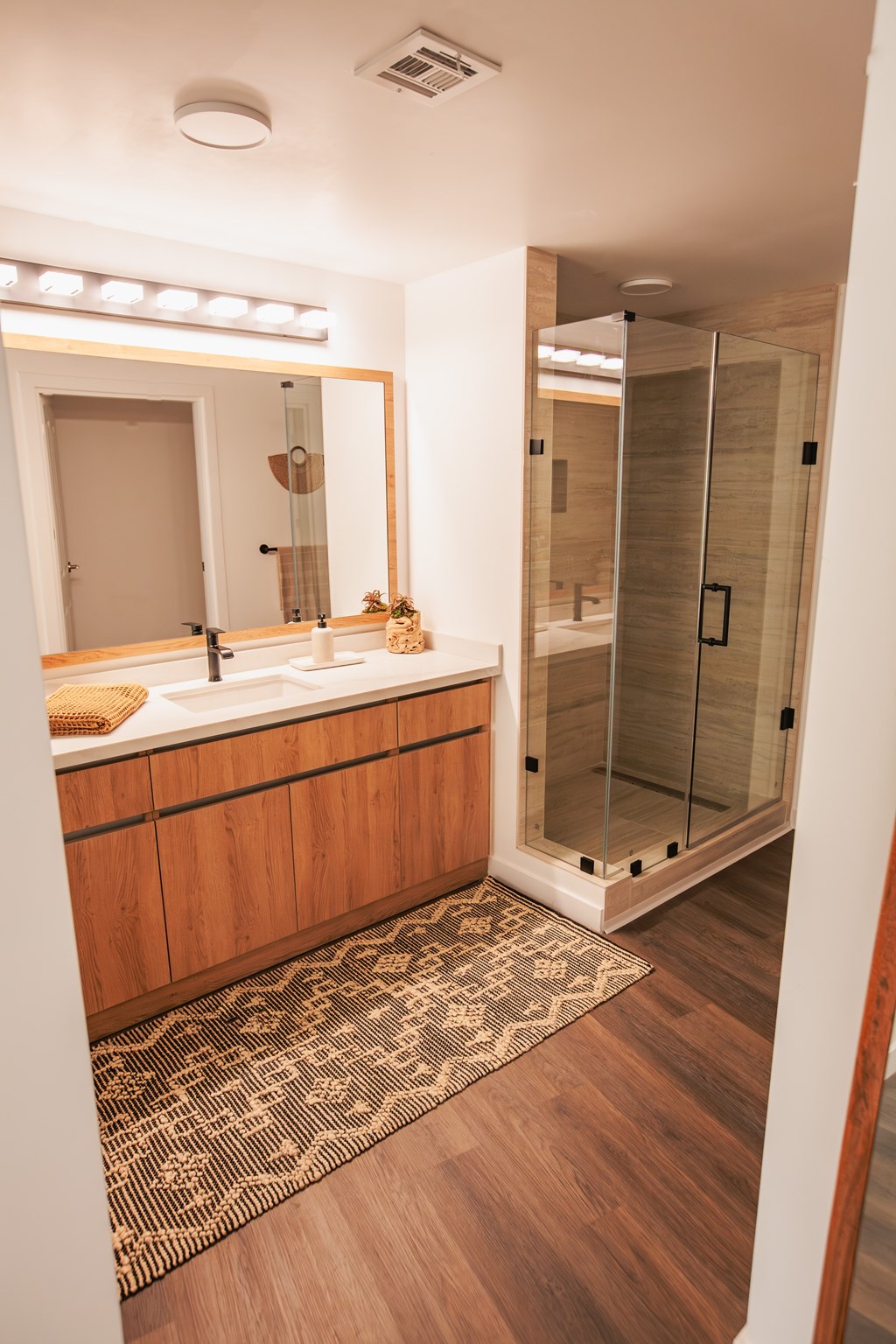 Eddy Redondo Residences