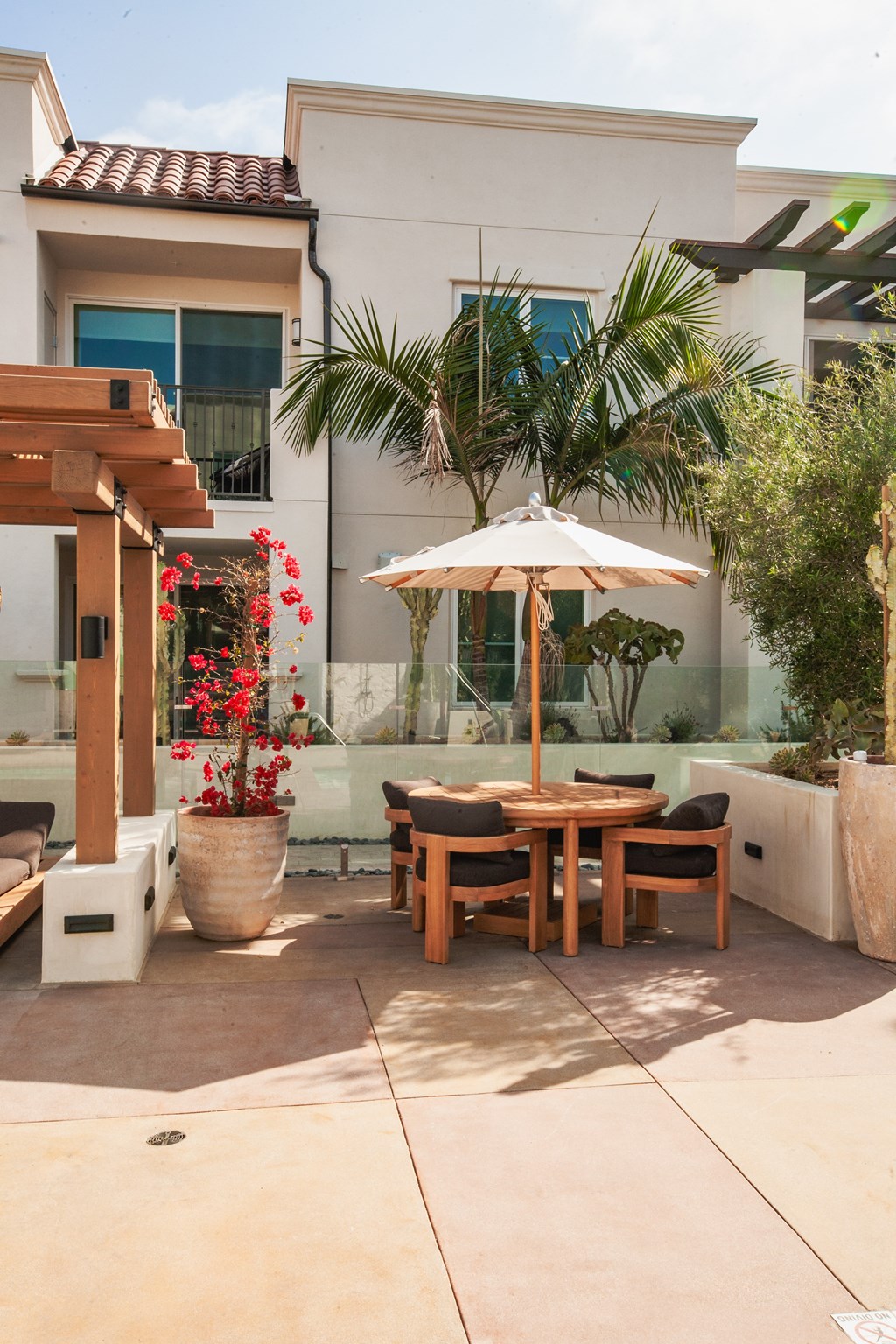 Eddy Redondo Residences