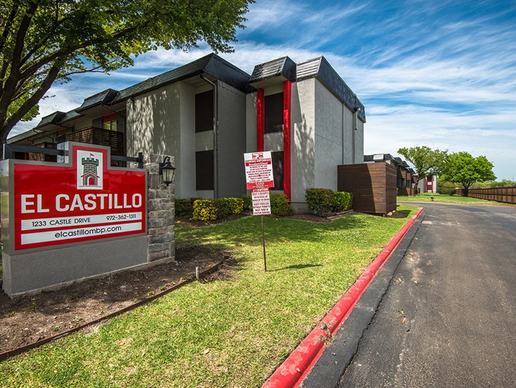 El Castillo Apartments signage and exterior building