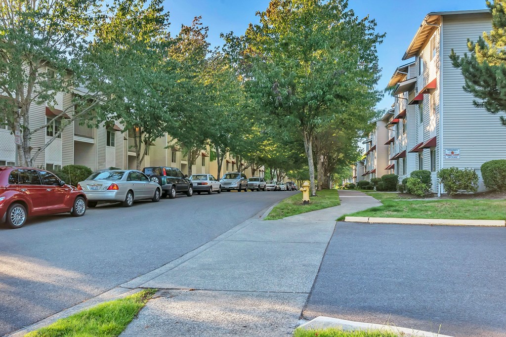 Courtside Apartments parking