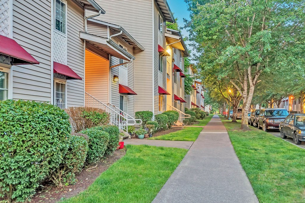 Courtside Apartments exterior