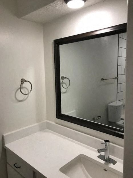 Fashionaire Bathroom sink and mirror