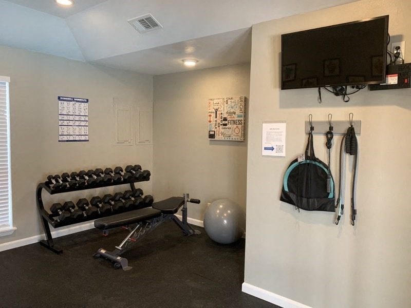 FieldersCrossing_FitnessCenter_WeightsAndEquipment