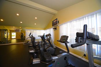 Tierra Del Sol fitness center cardio machines