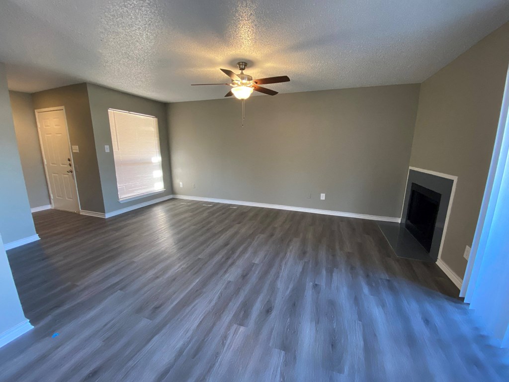 ForestAtDuckCreek_RenoLivingRoom(2)