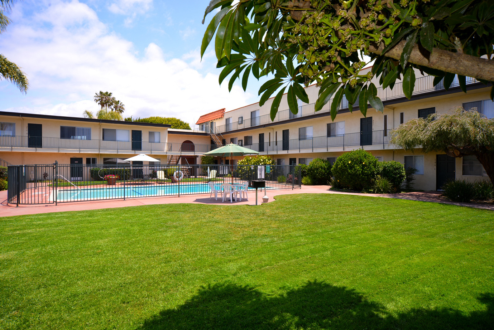 Ocean View Townhomes courtyard view from Rear of Building