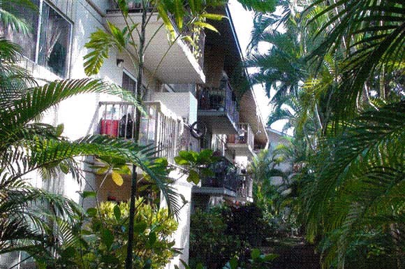 Weinberg Court Apartments exterior building