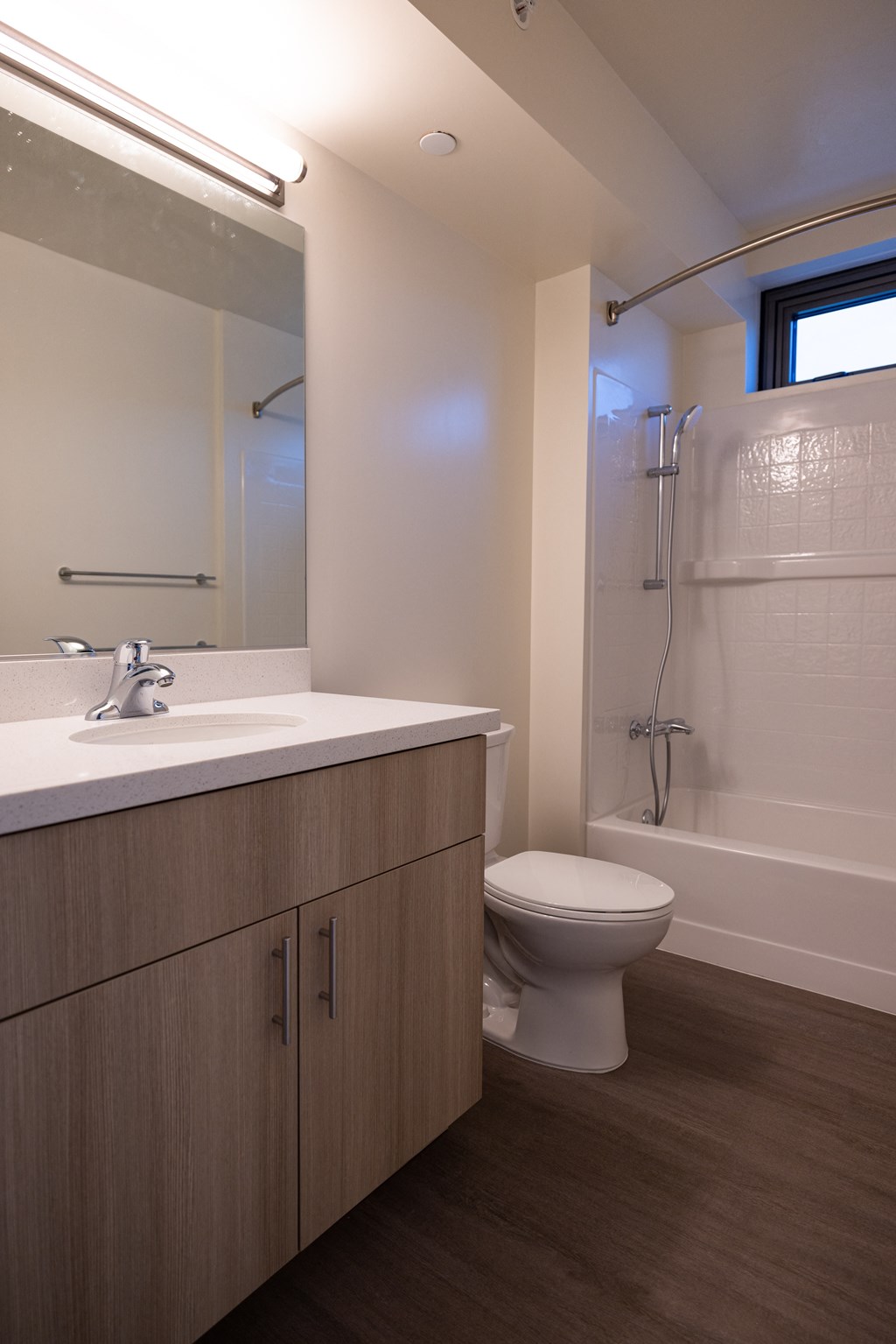 Hale Kalele Apartments  bathroom