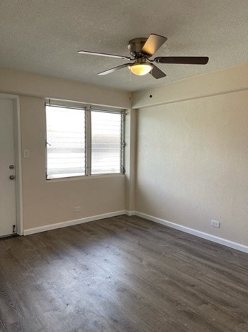 HaleWaiNani_LivingAreaWithCeilingFan HaleWaiNani_LivingAreaWithCeilingFan - Photo Gallery 3