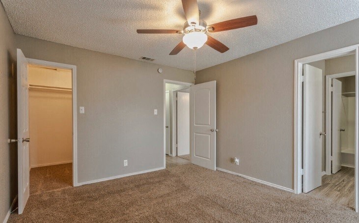 Hampton Court bedroom