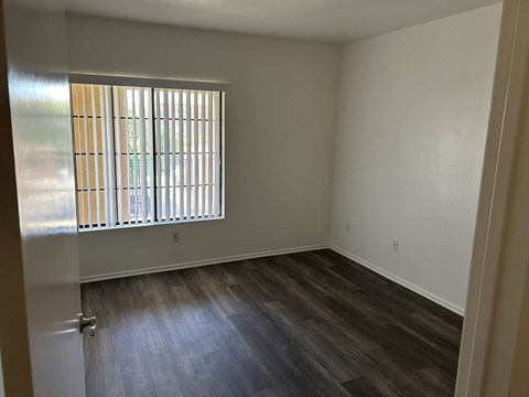 Heritage Park at Glendale bedroom with window